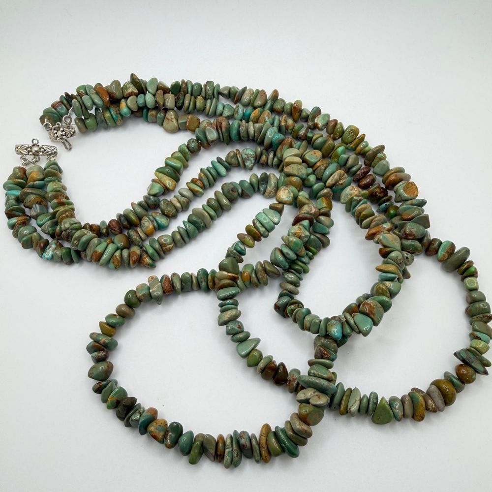 20", 24", 28" Three strands of turquoise polished chip necklace with 925 clasp!‎